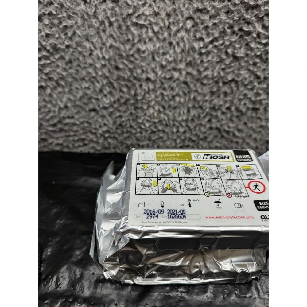 NH15 COMBO‎ W/ Carbon Monoxide Escape Hood NIB, Size Regular